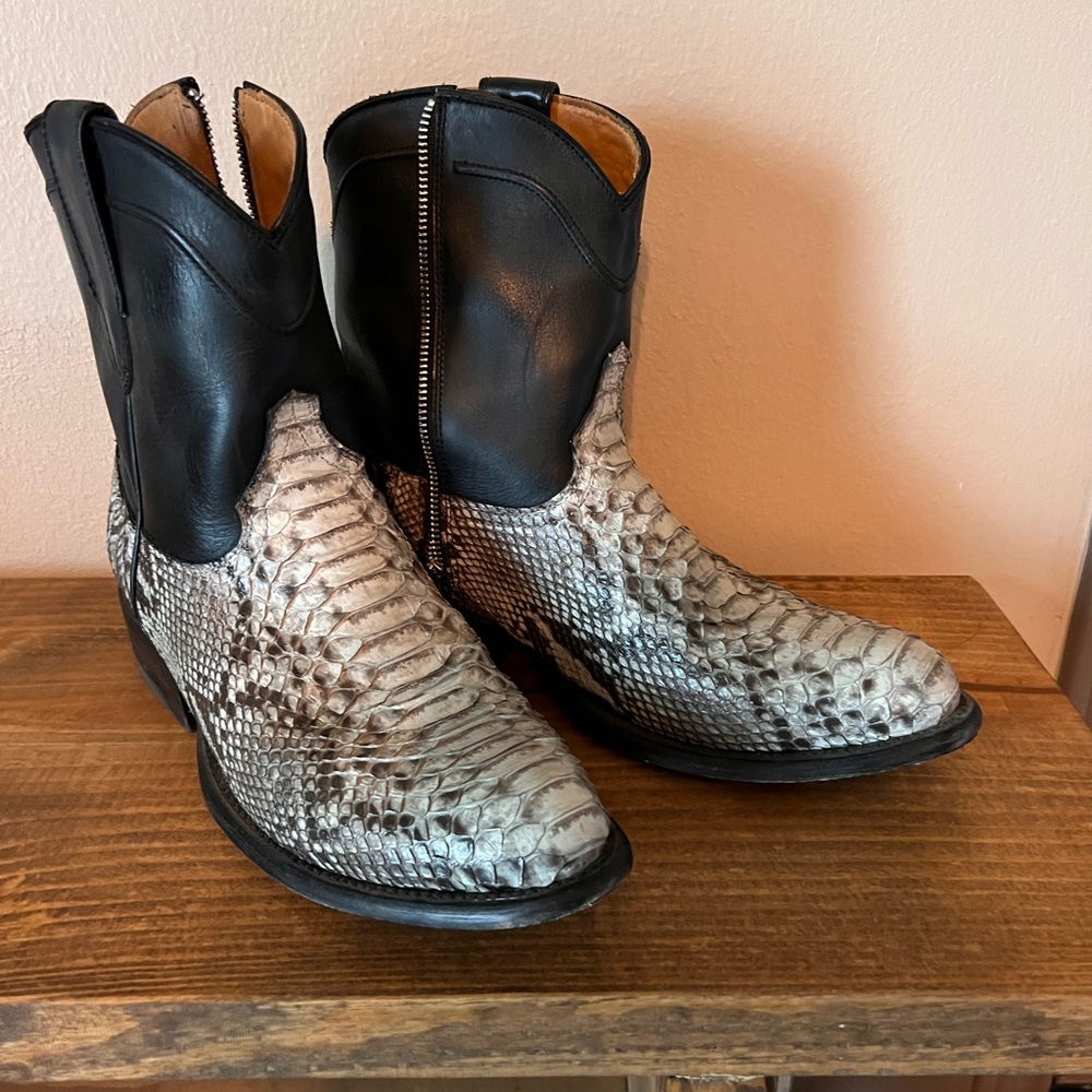 Freebird Black and Gray Cowboy Boots